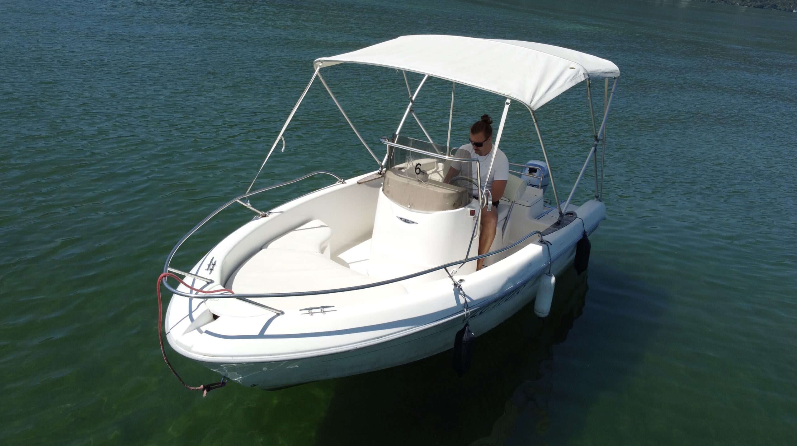 Bateau sans permis grand mod&egrave;le